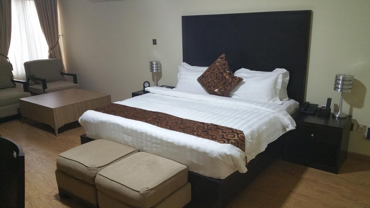 H210 Hotel Aliayabiagba Exterior photo